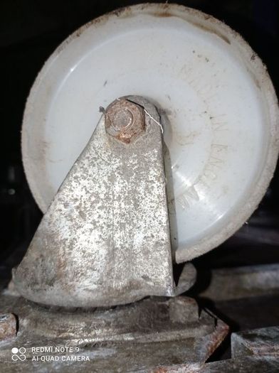Swivel castor wheels 360 degrees