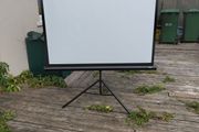 projection screen 1m high 1.3m wide folding
