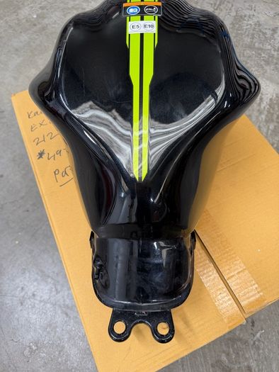 kawasaki ex 650 Tank 212