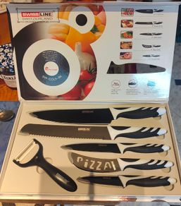 Set of Swiss knives
