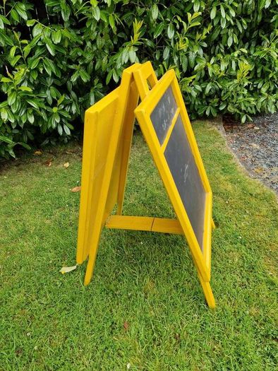 Sandwich board