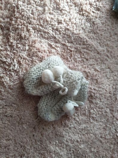 Baby woolen boots