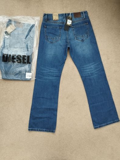 2 x Relaxed Bootcut Diesel Jeans 34/34
