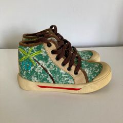 Billowy canvas trainers 12.5/31, new