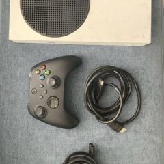 Xbox Series S 512GB + Controller + HDMI Cable