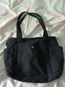 Black shoulder bag