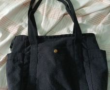 Black shoulder bag