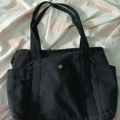 Black shoulder bag