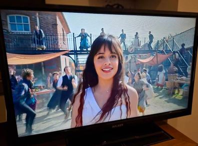 32" Walker Satellite & Saorview Digital LED HD TV Freesat