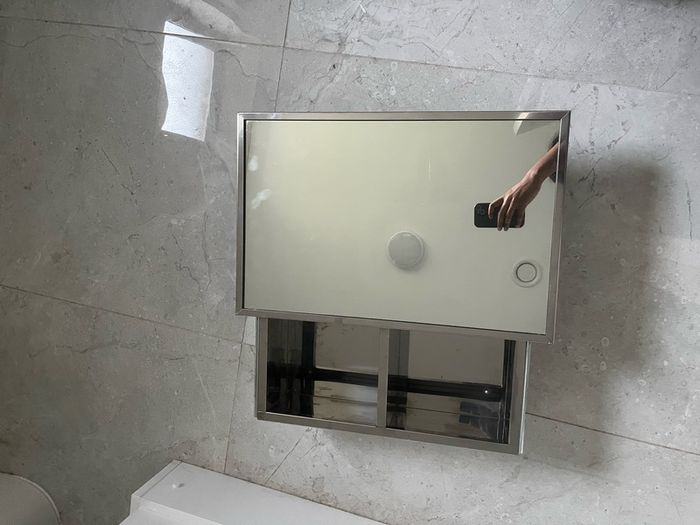 Bathroom mirror/cabinet