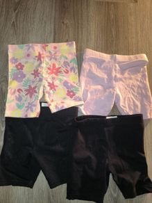 4 pairs of short leggings