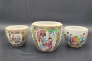 Chinese 19th century Famille Rose 3 Jars Amazing Quality Decoration