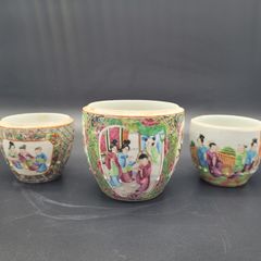 Chinese 19th century Famille Rose 3 Jars Amazing Quality Decoration