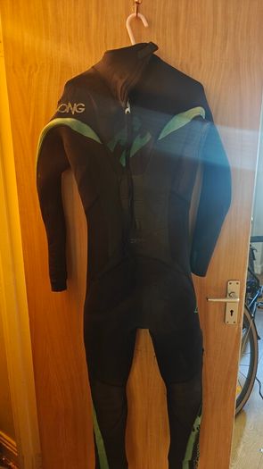 Billabong wetsuit
