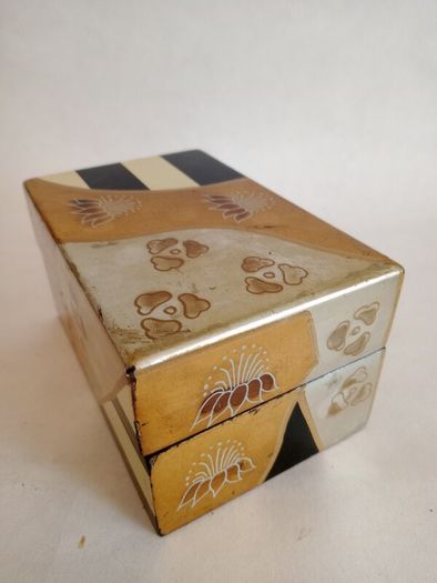 Vintage Hand Painted Lacquered Trinket Box