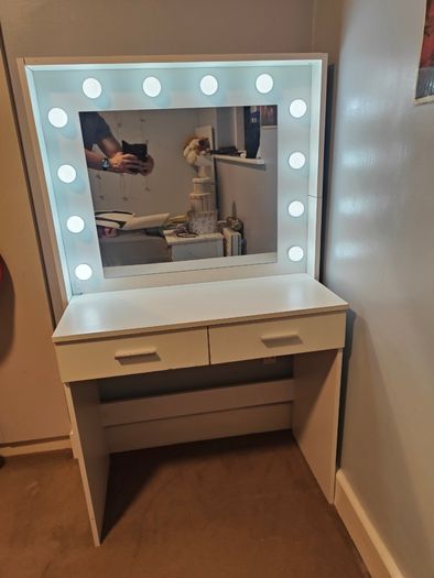 Girl's dressing table