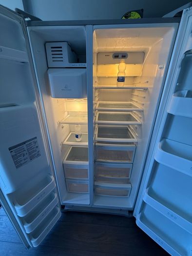 LG fridge freezer + water and ice dispenser