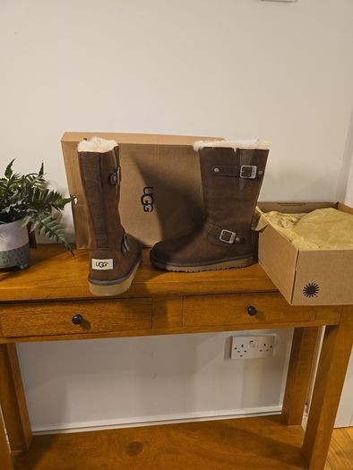 Ugg brown leather boots UK 2