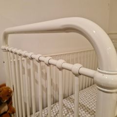 Incy Reese baby cot, metal cast iron vintage bed frame
