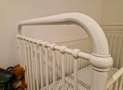Incy Reese baby cot, metal cast iron vintage bed frame