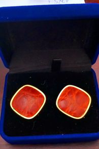 Vintage charming pair of cufflinks.