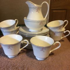 Royal Doulton teaset carnation free postage
