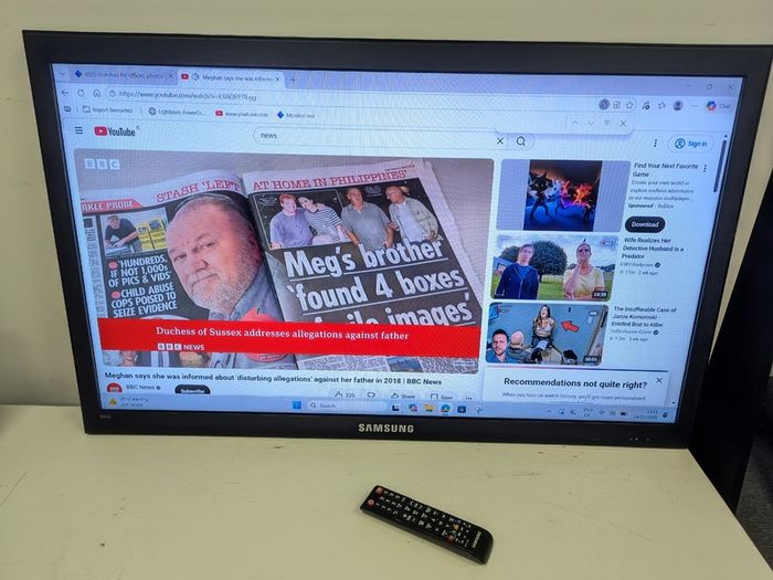 Samsung 40" Monitor - No Stand