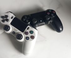 PlayStation  4 remote control s
