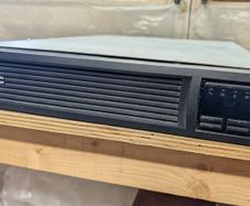 Apc Smt3000rmi2u Ups