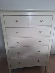 Chest of drawers