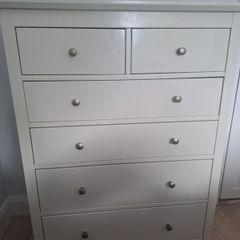 Chest of drawers