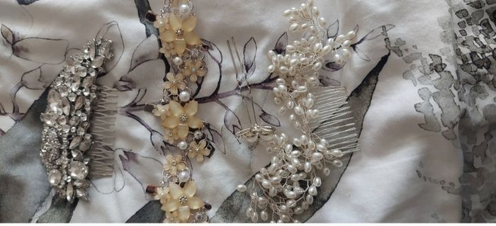 Beauriful set of bridal bridesmaid hair accessories for sale