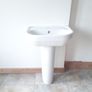white sink Image 2