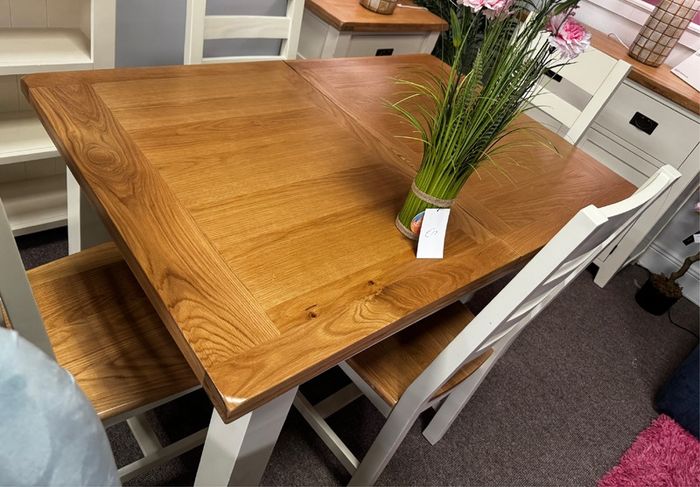 Oak Extending Dining Table Brand New