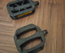 Bids Bicycle Pedals