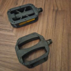 Bids Bicycle Pedals