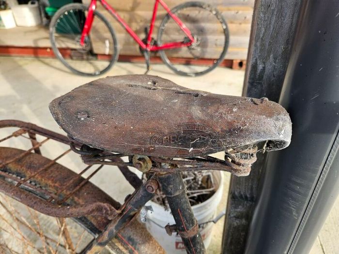 Antique bicycle, Humber womens bike with brooks saddle. Needs a lot of work or would be suitable for pub memorabilia. Free, for collection only.