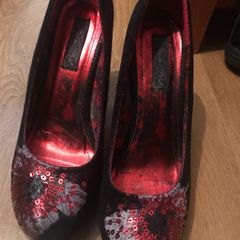 iron fist shoes size 7