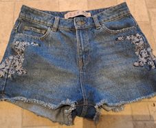 Denim shorts with embroidery size 8