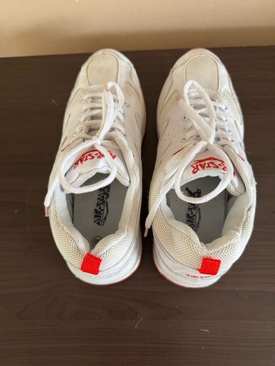 White trainers, size 38