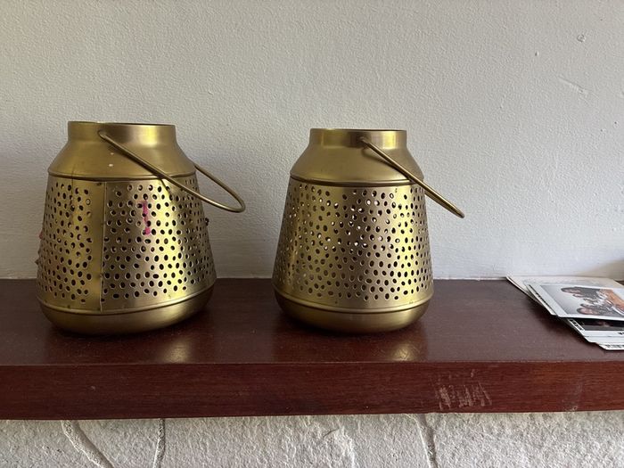 Pair of lanterns