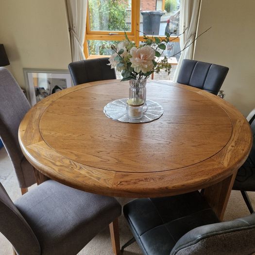 Dining room table