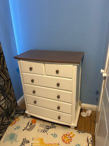 Chest of drawers