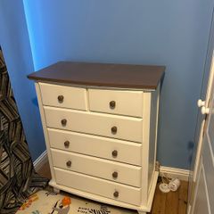 Chest of drawers