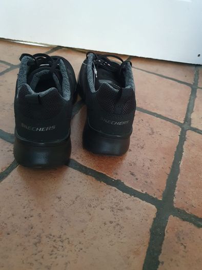 SKECHERS with memory foam - size 7