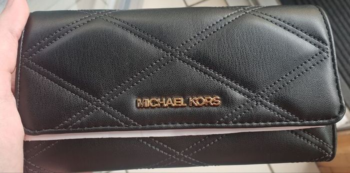 New Michael Kors Wallet