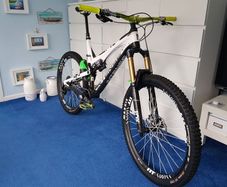 Full Carbon XL Full Suspension Enduro Intense Tracer Bike in spotless condition