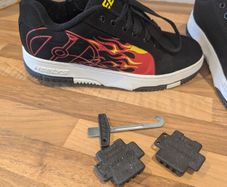Adult size 6 heeleys