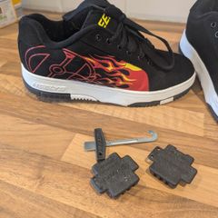 Adult size 6 heeleys