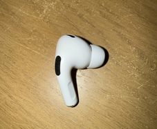 Apple AirPods Pro 2nd Generation - Right Earbud only